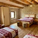 Agriturismo Malga Rambalda Lantgård